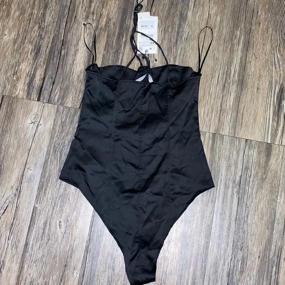 Zara Bodysuit - Picture 2 of 4